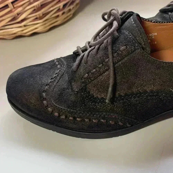 Earthies Lisbon Rock suede Oxford wingtip walking shoe w bronze metallic wash - Picture 5 of 16